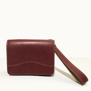 Old Fashion Vintage Clasp Closure Wristlet Wallet